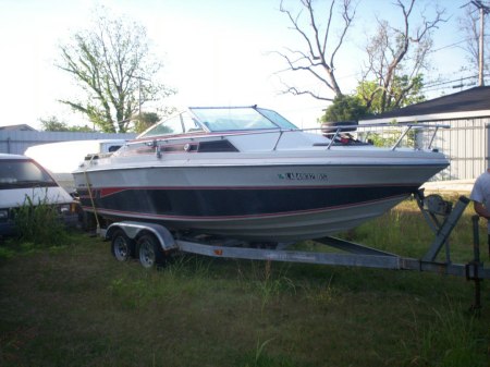 1987  21'    ARROW GLASS SENSATION FIESTA 210 W/ CABIN