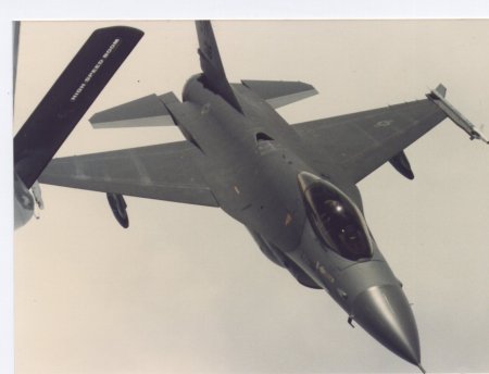 F-16 in flight refueling