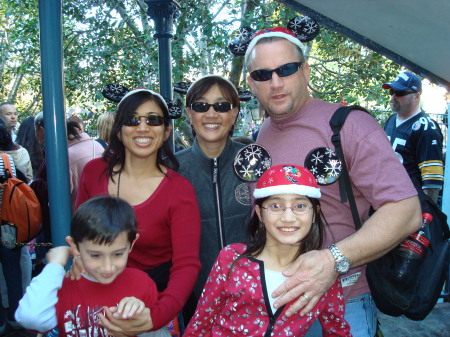 Xmas Eve at Disneyland 12/2007