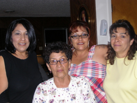 Mom and the Gomez sisters