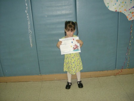 nicole graduates preschool