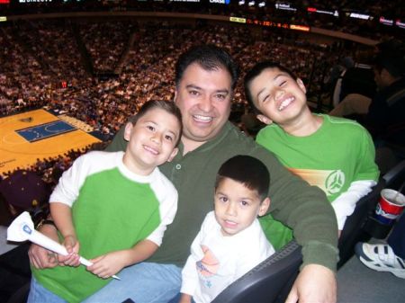 The Cantu men at a December '05 Mavericks Game