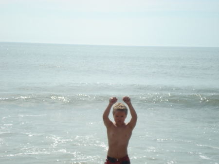 Taylor bustin a Butterfly move by the Ocean!