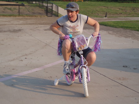 Chloe's new bike....I want one!