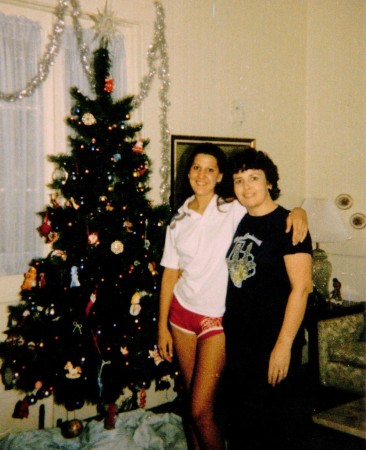 tara rosser and her mom in panama