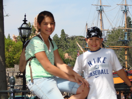 my kids- Gianna and Nick in Disneyland 07