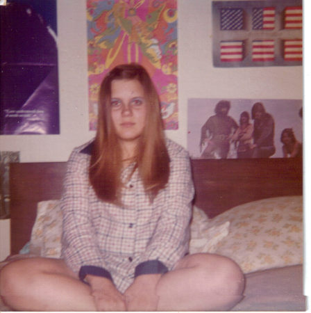 Donna in bedroom