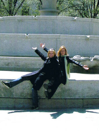 Michelle (R) & Kelli in NYC 2007