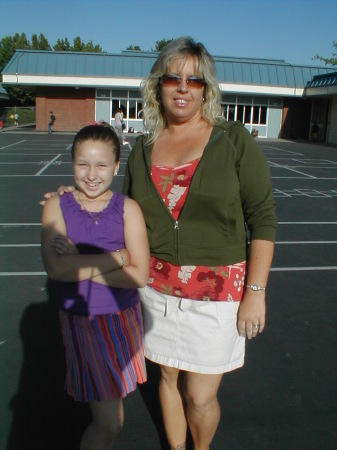 A pic of Gina with Alyssa at her School....2007, may