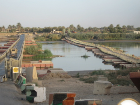 Pontoon Bridge in Iraq Oct 08