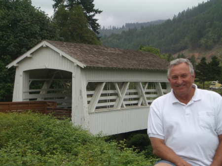 Les and the Covered Bridge