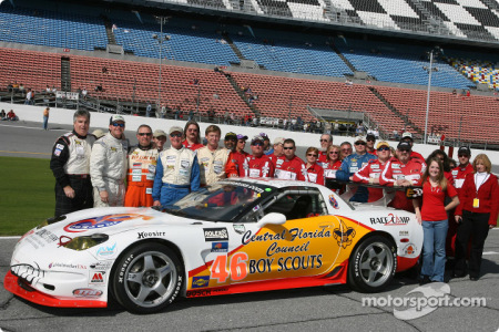 Gridding the Corvette at the 2007 24hrs of Daytona