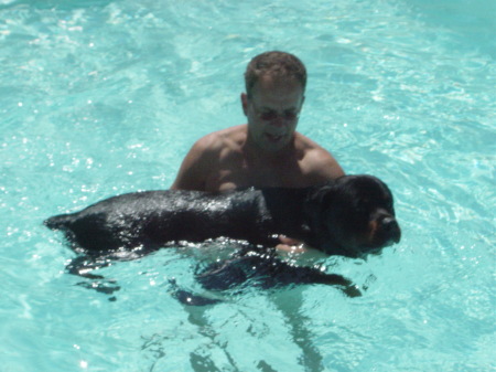 Rob and Xena - Playing in the Pool