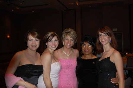 Some of my awesome team.  Angela, Jessica, Me in PINK, Dora & Marisa