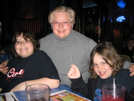 Joey, Benny & me in Niagara, March 07