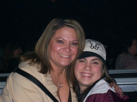 me and alexa at keith urban concert07