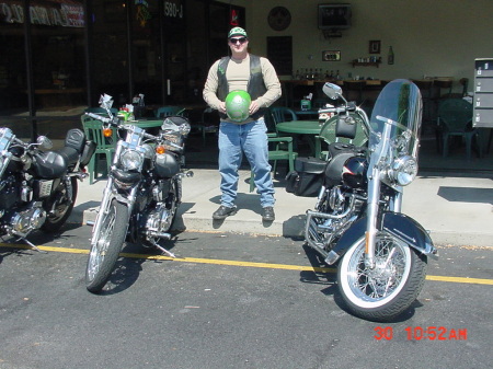 Me n mine (the lil one on the left) n a Bud's Mar 31st '07