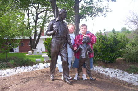 tvland statue to the tribute of Andy Griffith