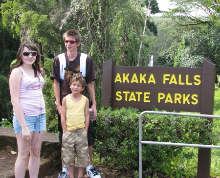 Scarlet, Zach & Julian at Akaka Falls