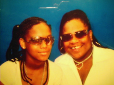 PASHYON BRADBERRY AND HER MOTHER TERI BRADBERRY