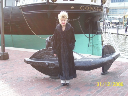 Schatzie in Baltimore Inner Harbor December 2007