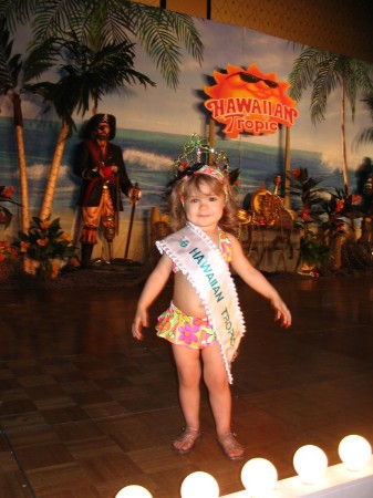 Alyssa at Hawaiian Tropic Tri-State Finals 2007