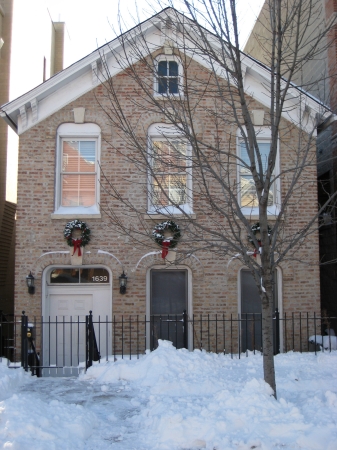 Snowy Christmas House (2007)