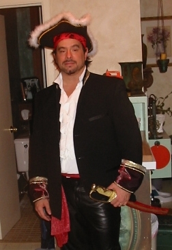 Chris as Capin Morgan 2005