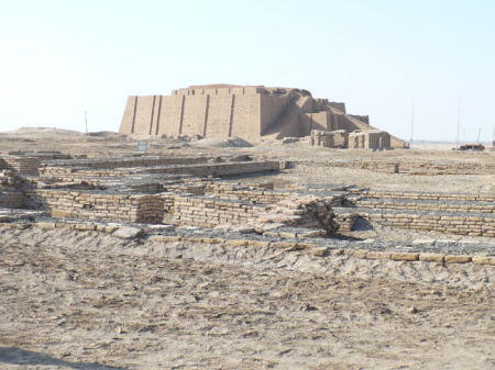 Ziggarat behind ancient ruins