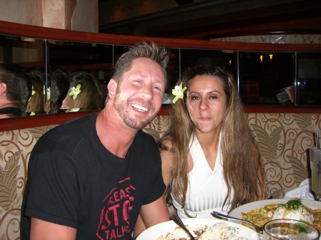 The Mrs. and I in Hawaii '07 (Naomi)