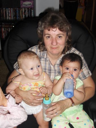 Grandma, Tessa & Aingeal 6-07