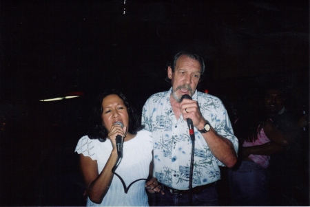 Mr Ed & Gina singing at The Comadore Tap (2007)