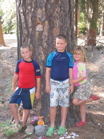 Yosemite 7/07 Riley 9, Thomas 7, Paige 5