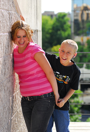 Ashton & Chris having fun at her photo shoot