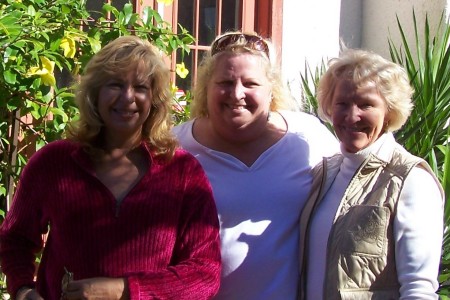 Lynn, Liz & Mom