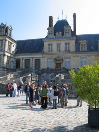 Same French castle - more tourists