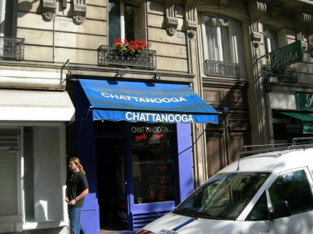 A store called "C H A T T A N O O G A "  in Paris France
