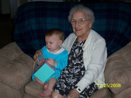 Chloe with her Great Grandma "Nana"