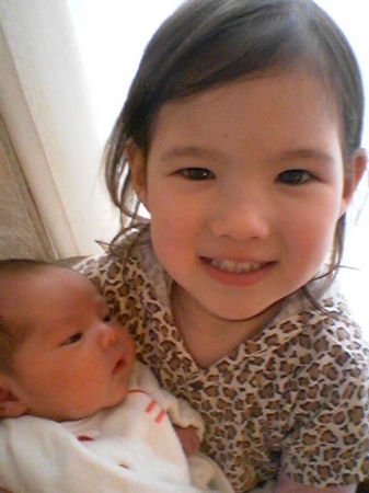 Kiara with her new sister Kahlan Belle