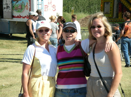 Myself with Mom and cousin Carrie