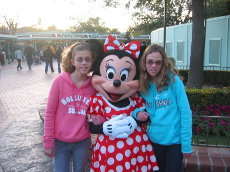 Delaney, Minnie and Savannah January 2009