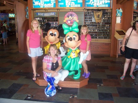 Gaby, Sarah and Nicole at Disney June 2007