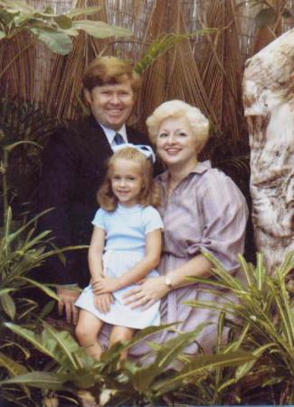 KEN AND JO WITH DAUGHTER KIMBERLEY 1975