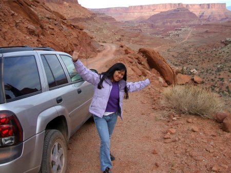 driving White Rim Trail in Canyonlands Natl Pk