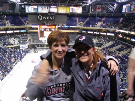 Marissa and Mum at the Coyotes game