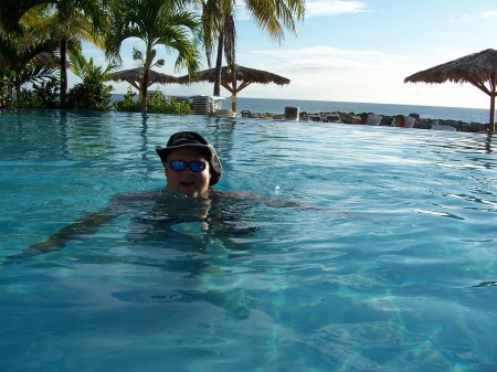 Chillin' in Saint Maarten, Hey lose the hat!