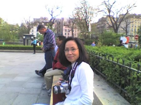 My girl friend Jospephine in Front of Notre Dame