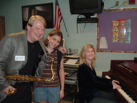 KJ, Erika Jensen, Dena at MacArthur 2005