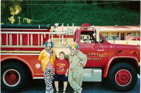 Gaylon clowning around in Cherokee NC