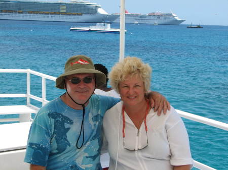 Randy and Vivian Groves Fulk in Jamacia during 30 year reunion cruise